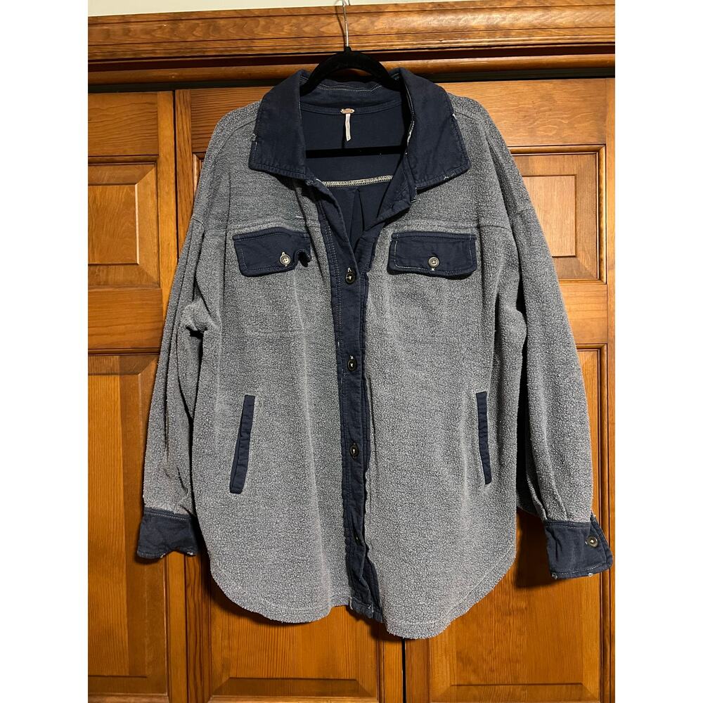 Free People Women's Ruby Fleece Distressed Shirt Jacket Shacket Oceana Blue SZ M - Picture 2 of 13
